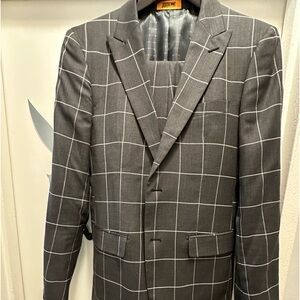 Grey slim fit suit 🤩